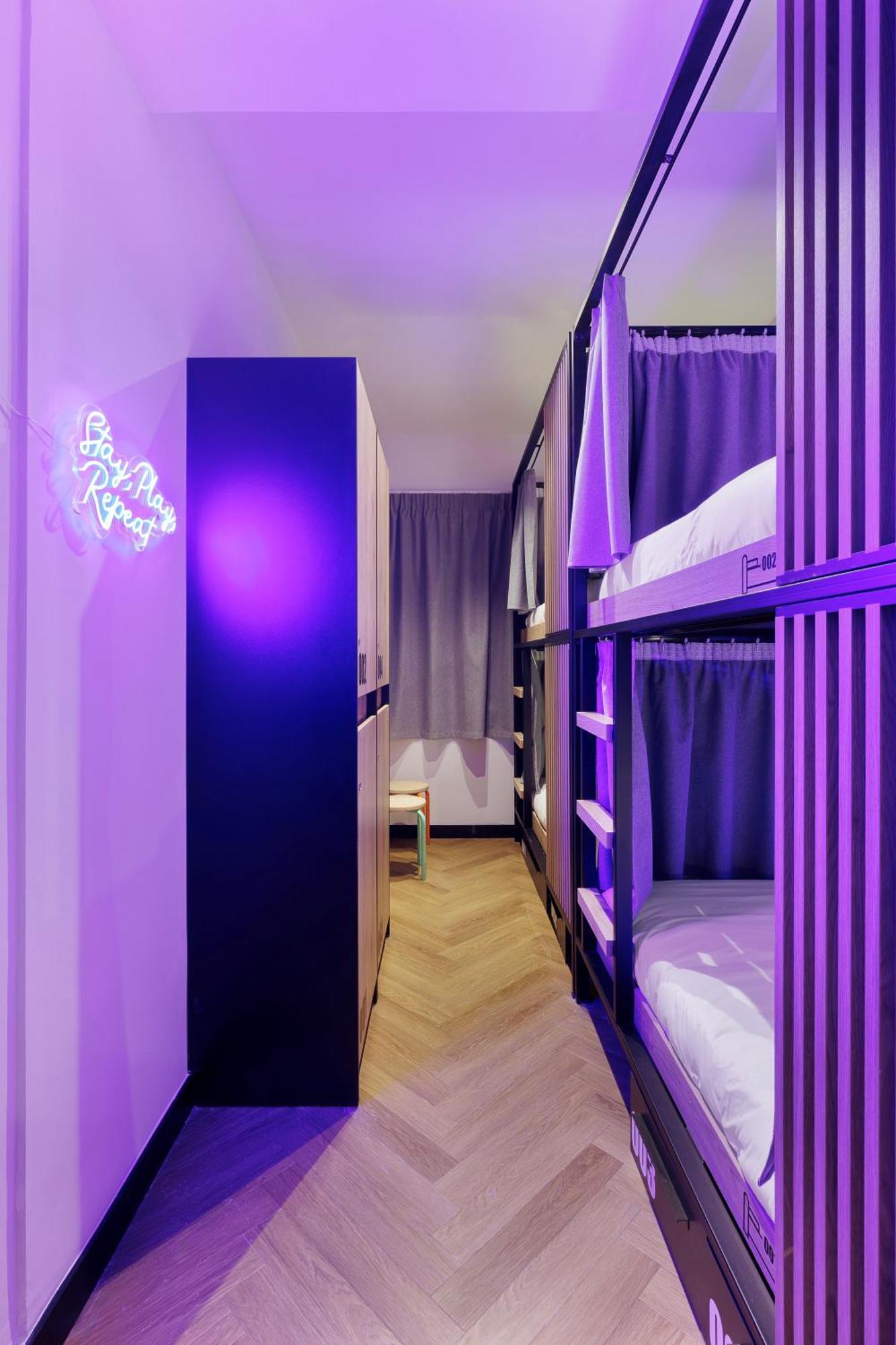 Retroverse Hostel Athén Kültér fotó